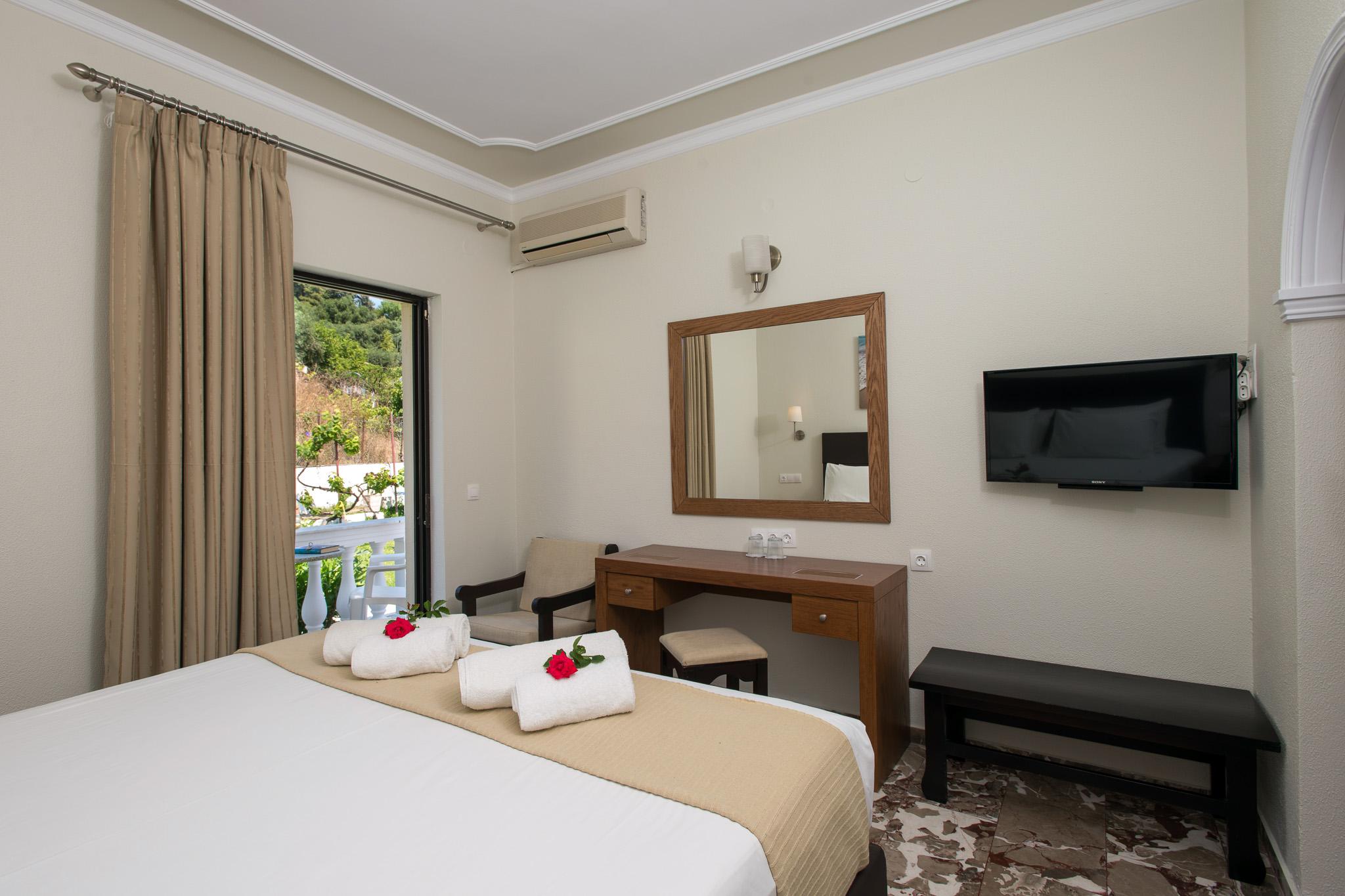 Hotel Kaiser Bridge Achilleion Екстер'єр фото